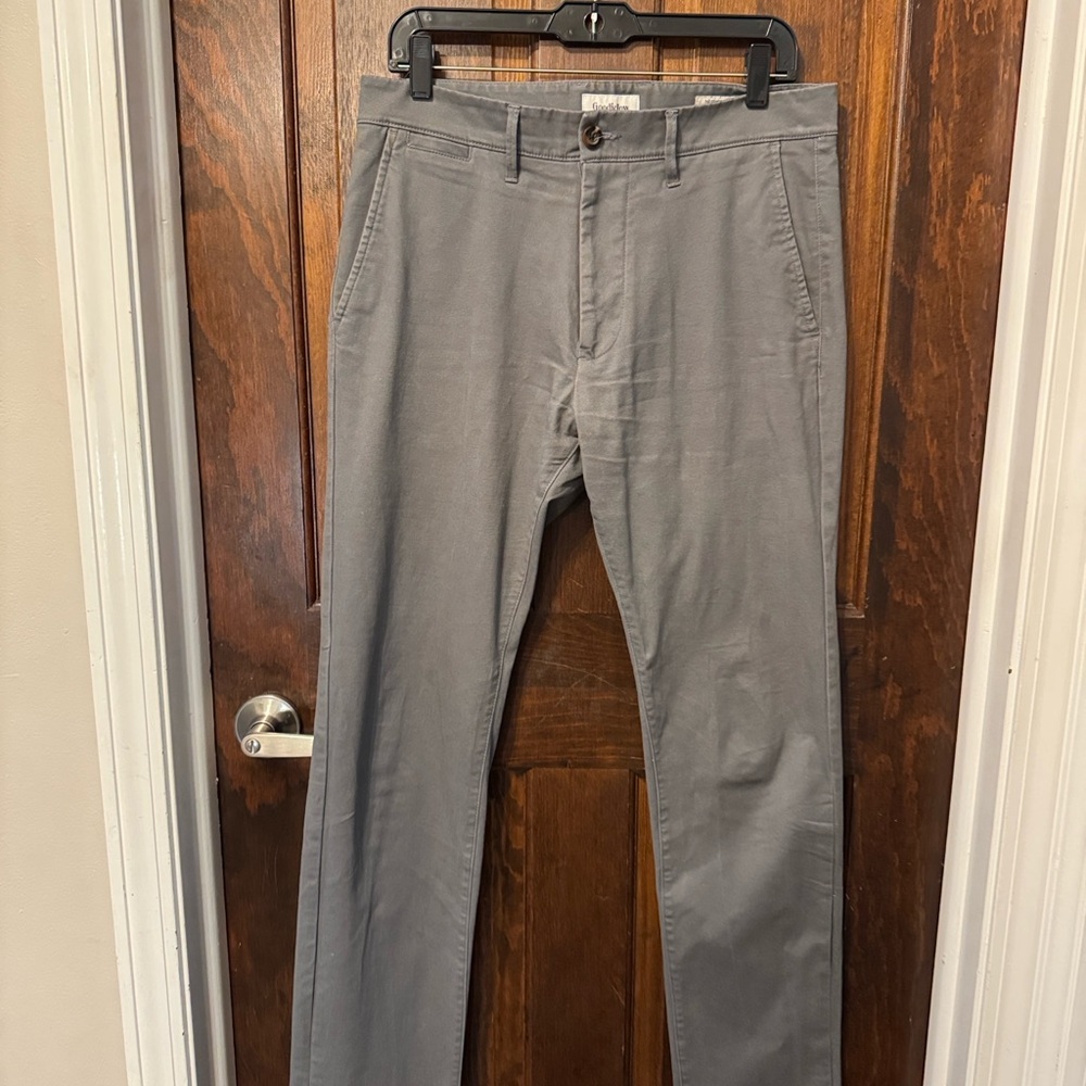 2/$20 Goodfellow & Co Men's Hennepin 32X34 Slim Straight Leg Charcoal Chinos - Picture 3 of 4